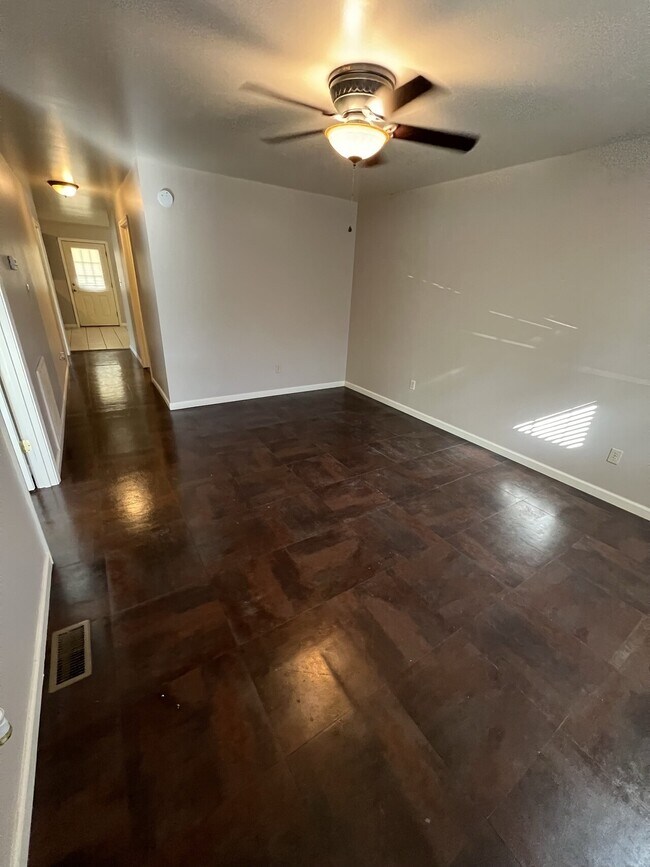 Foto del edificio - 470 Mathis Creek Rd.