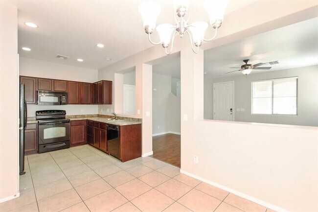 Building Photo - 3915 S Napa Ln