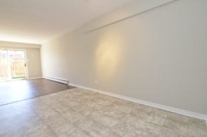 Building Photo - SPACIOUS THREE LEVEL-TWO BEDROOM TOWHOME IN NORTH EAST LONDON