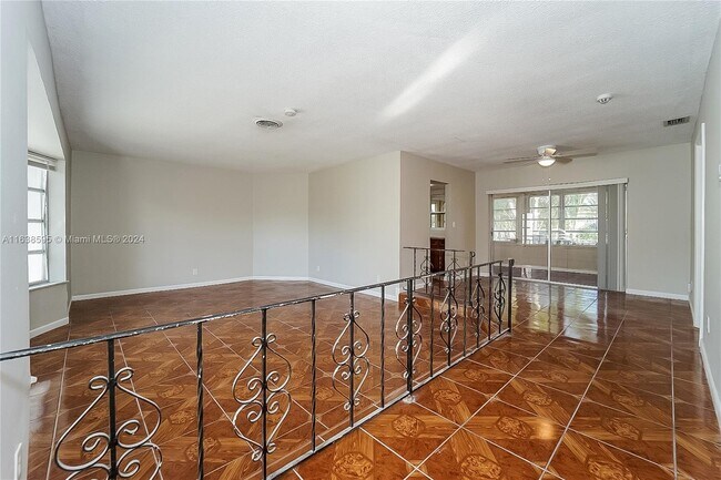 Foto del edificio - 4961 NW 41st St