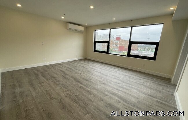 Foto del edificio - 1028a Commonwealth Ave