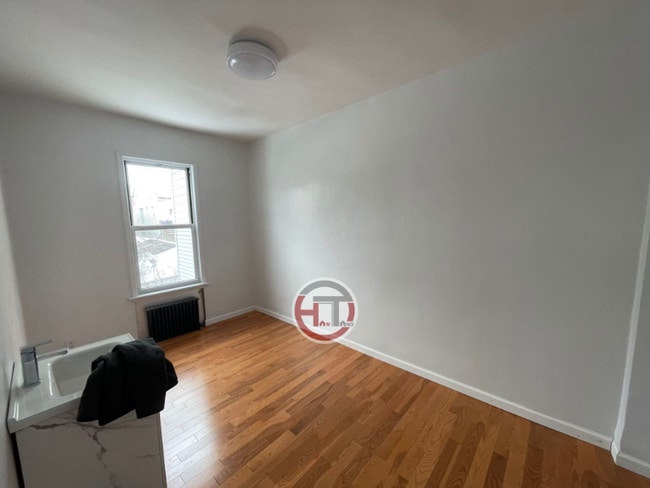 Foto del edificio - 737 Calhoun Ave