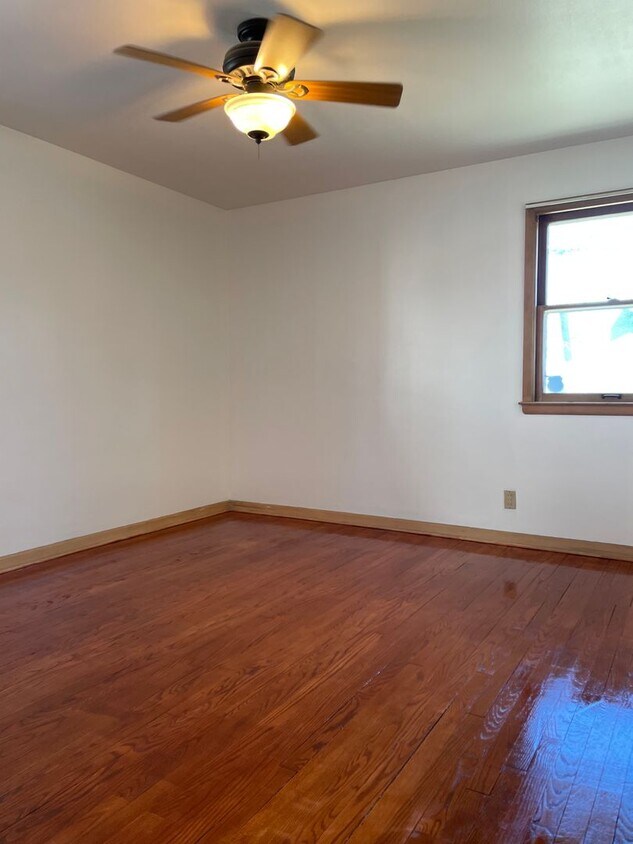 Foto del edificio - 2740-2742 N 60th
