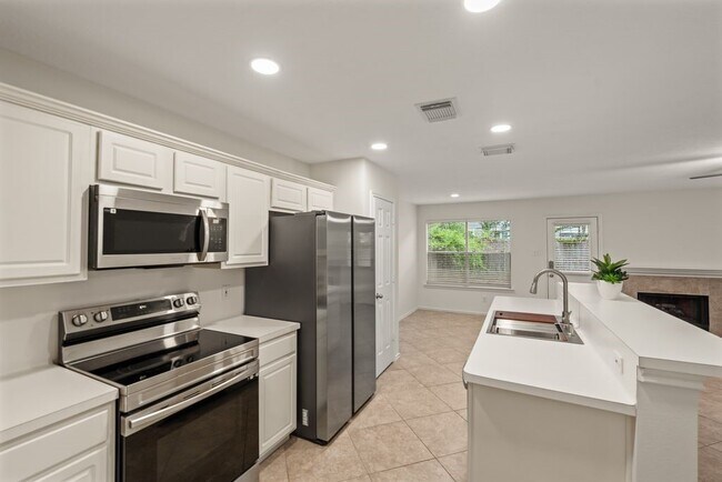 Building Photo - 222 Blushwood Pl
