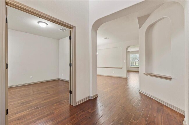 Foto del edificio - 1509 Greenside Dr