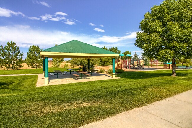 Foto del edificio - 345 Smith Cir