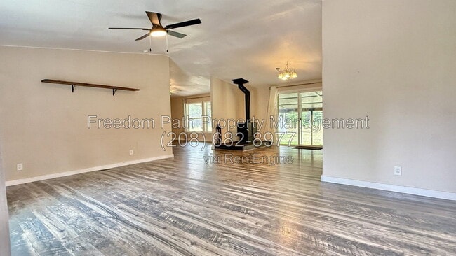 Building Photo - 4062 W Seasons Rd