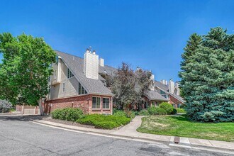 Building Photo - 13863 E Lehigh Ave