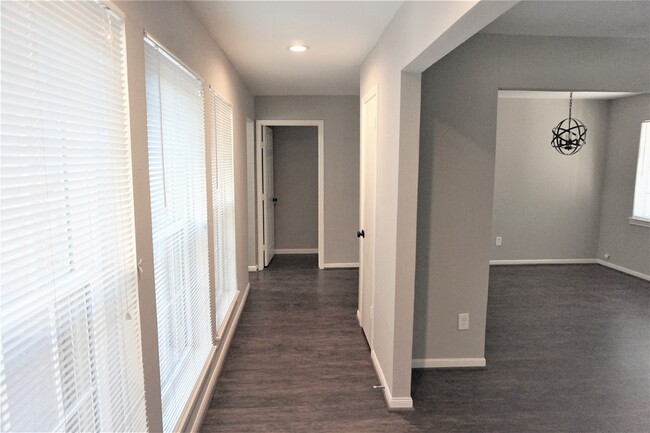 Foto del edificio - 2727 Tinechester Dr