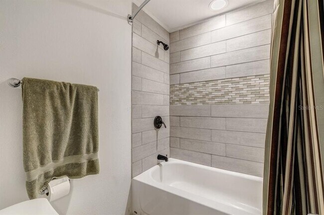 Foto del edificio - 612 E Oakwood St