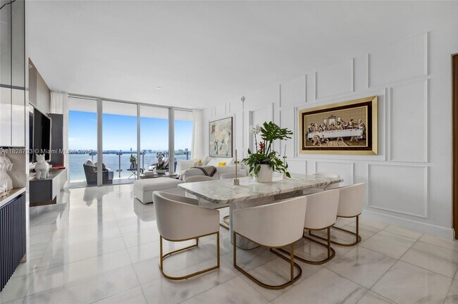 Foto del edificio - 700 NE 26th Terrace