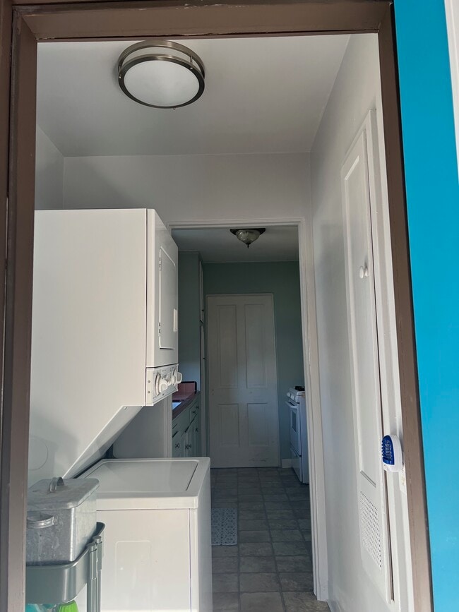 Building Photo - 4766 Aragon Dr