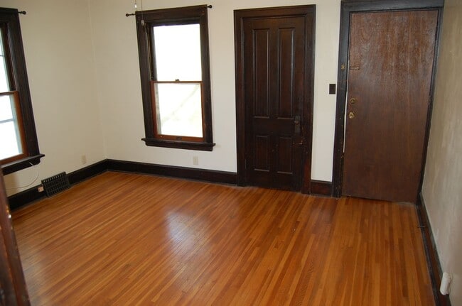 Building Photo - 1345 B St