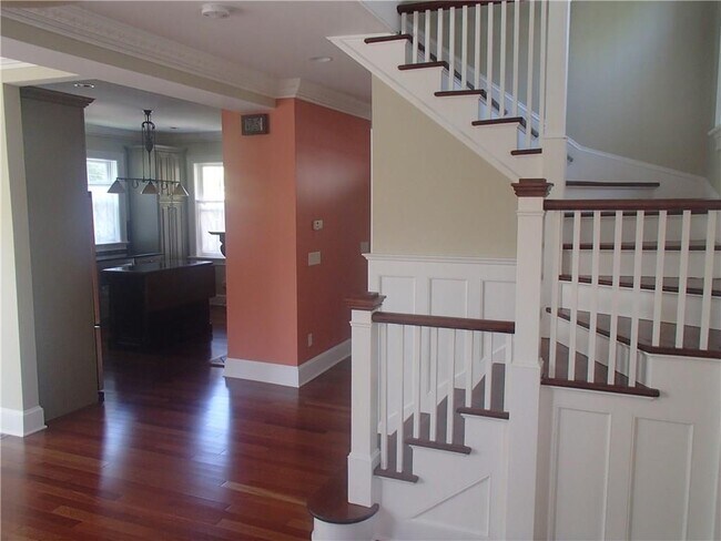 Building Photo - 490 Broadway