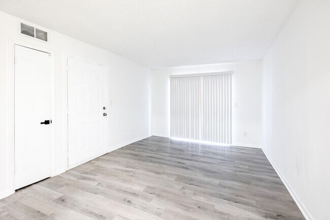 Foto del edificio - Adar at Golden Gate