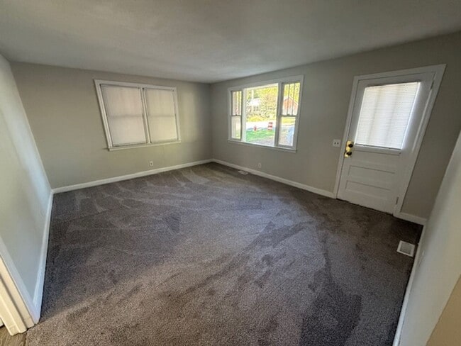 Building Photo - 7203 Patricia Dr