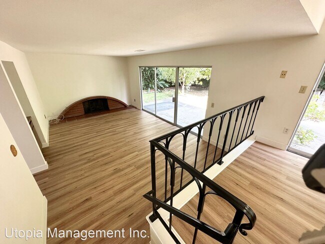 Building Photo - 4 br, 3 bath House - 1941 E. Hillhaven Dr.