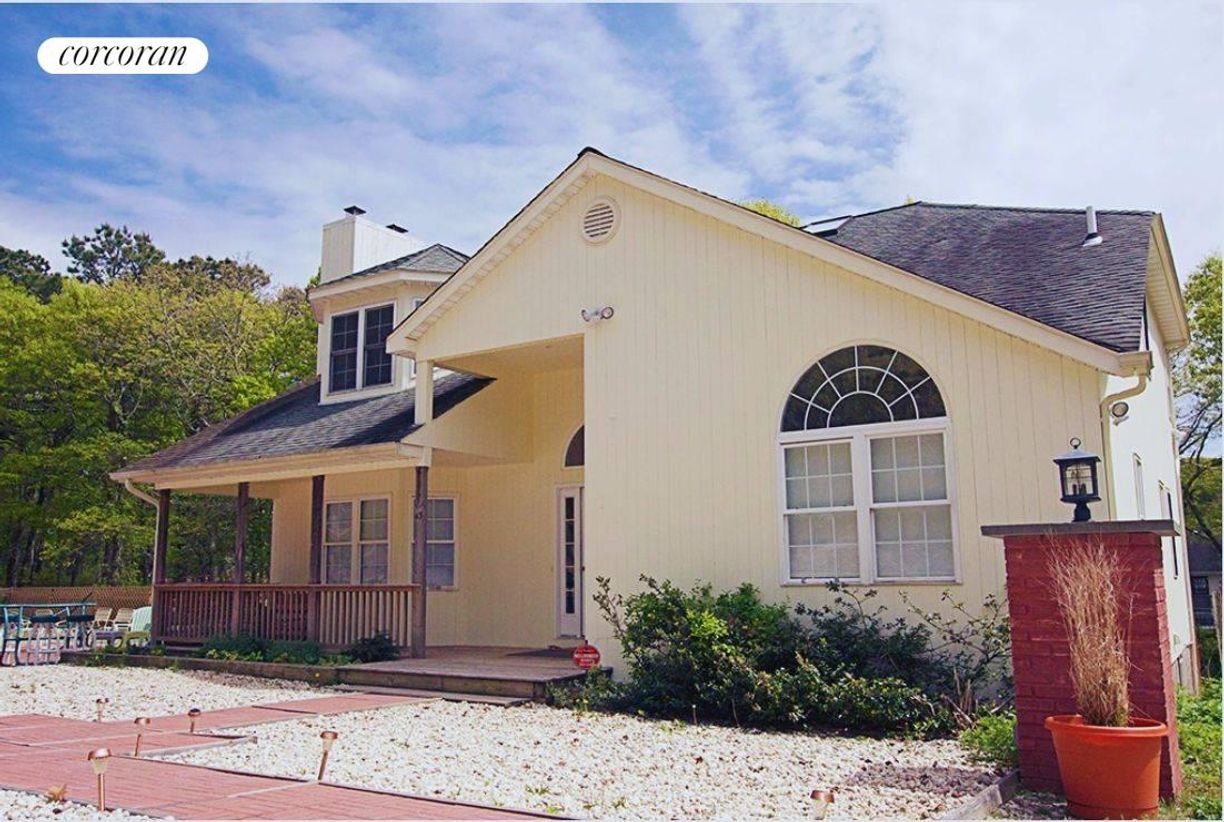 Foto principal - 43A Old Riverhead Rd E