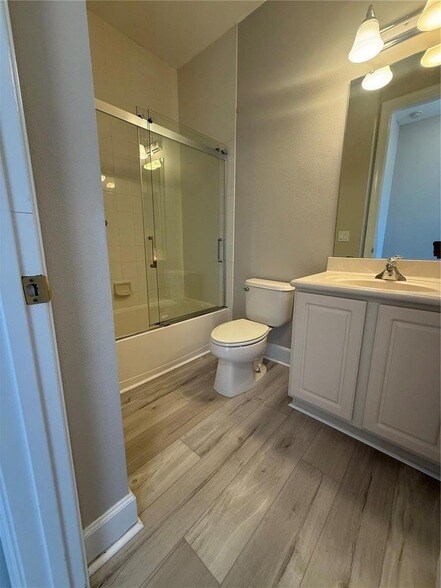 Foto del edificio - 1222 Roycroft Ave