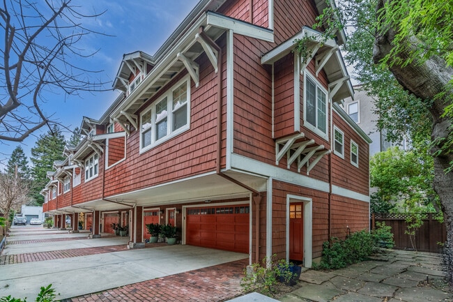 Building Photo - 663 Prospect St