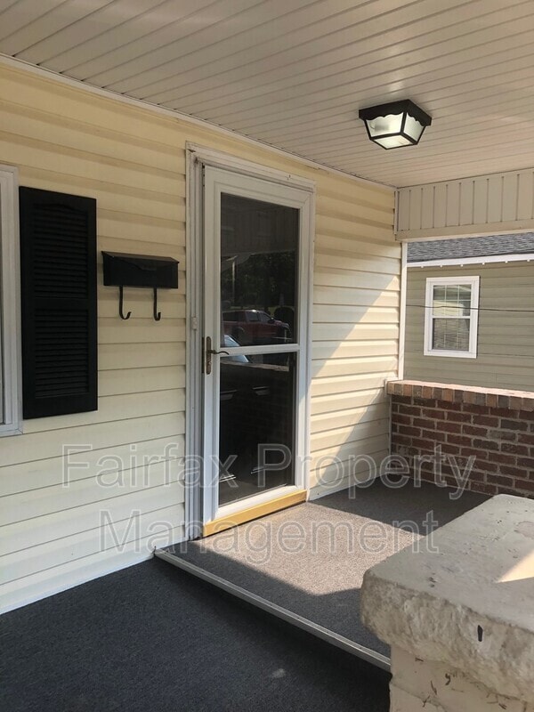 Photo - 301 E Lawson St House