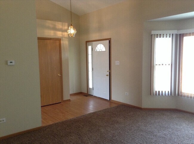 Building Photo - 6511 Benich Ln