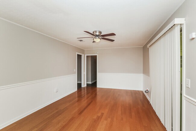 Foto del edificio - 817 Newland St