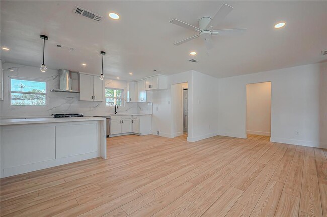 Building Photo - 2214 Nina Lee Ln