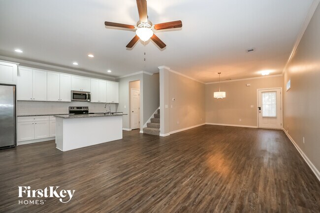 Foto del edificio - 28 E Newnan Rd