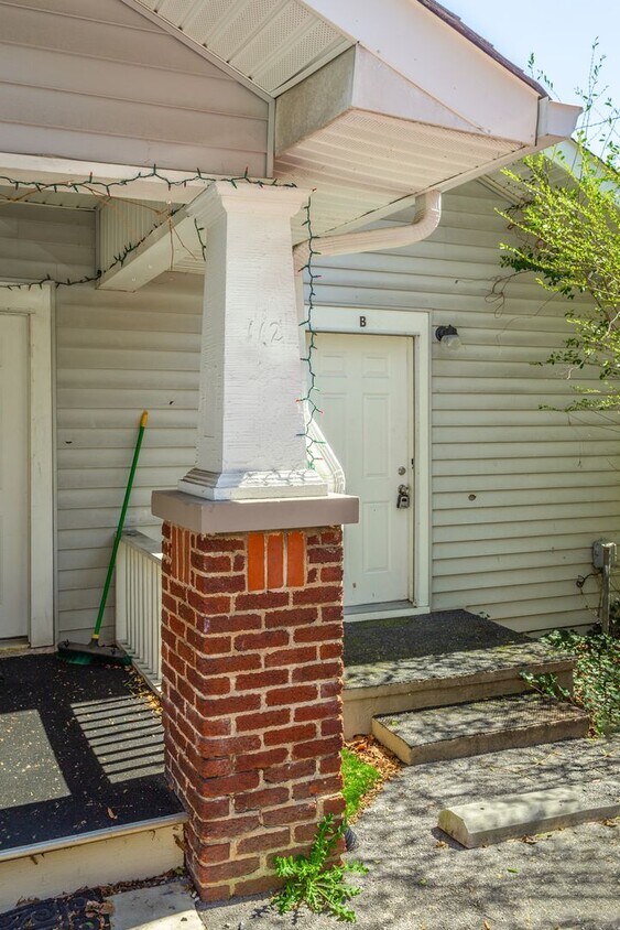 112 S Seminole Dr Unit B, Chattanooga, TN 37411 Room for Rent in