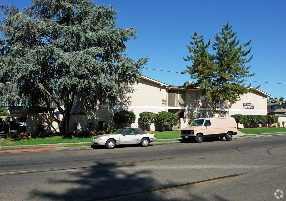 Sunset Gardens Townhomes Apartments in Fresno, CA