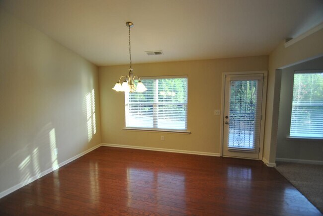 Building Photo - 5216 Rosewood Pl
