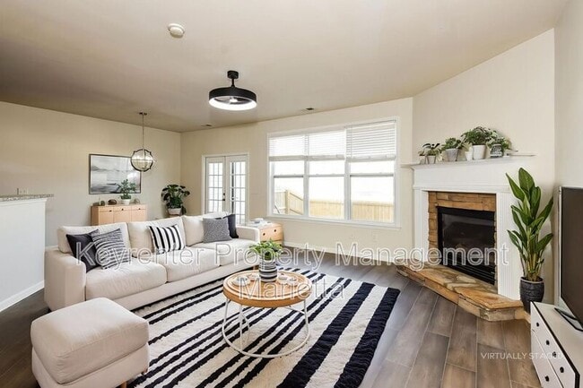 Foto del edificio - 338 NibleWill Pl