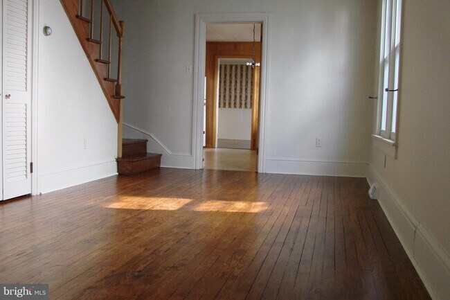 Building Photo - 143 Addison Ave