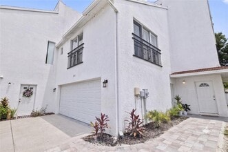 Building Photo - 9415 Citrus Glen Pl