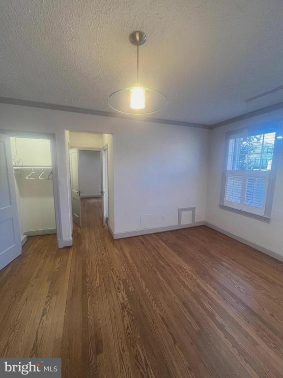 Foto del edificio - 715 S Washington St