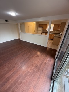 Building Photo - 904 Meadow Woods Ln