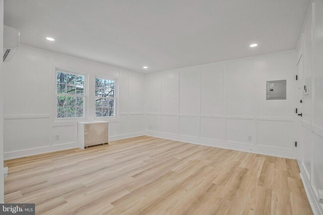 Building Photo - 1217 N Kensington St