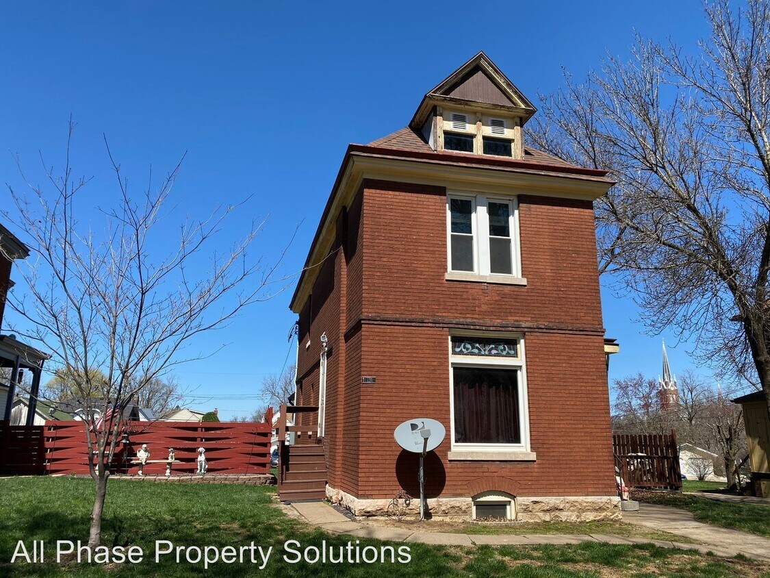 1521 Spring St, Quincy, IL 62301 Room for Rent in Quincy, IL