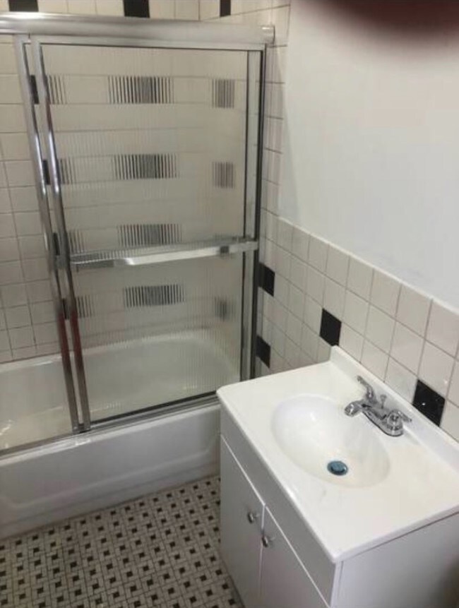 Foto del edificio - 463 Bronx River Rd