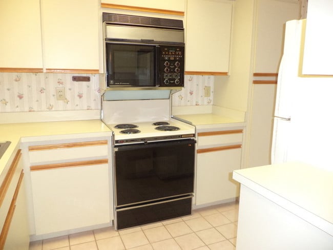 Building Photo - NORTHDALE - BRENTWOOD PARK