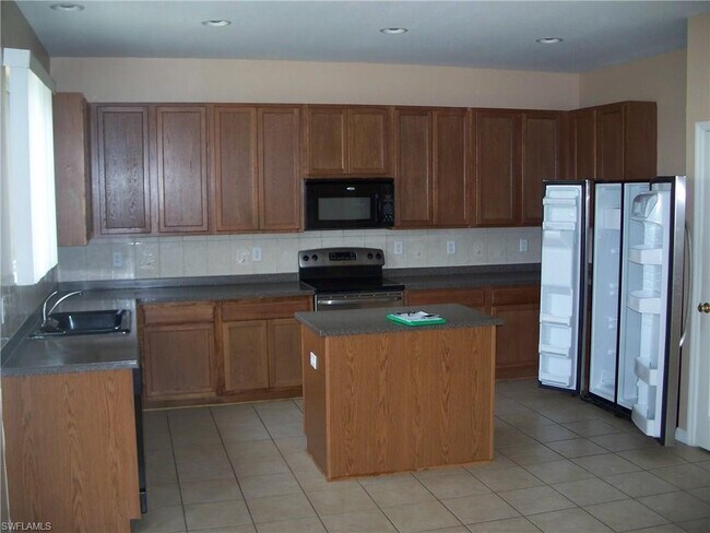 Foto del edificio - 216 NW 26th Ave