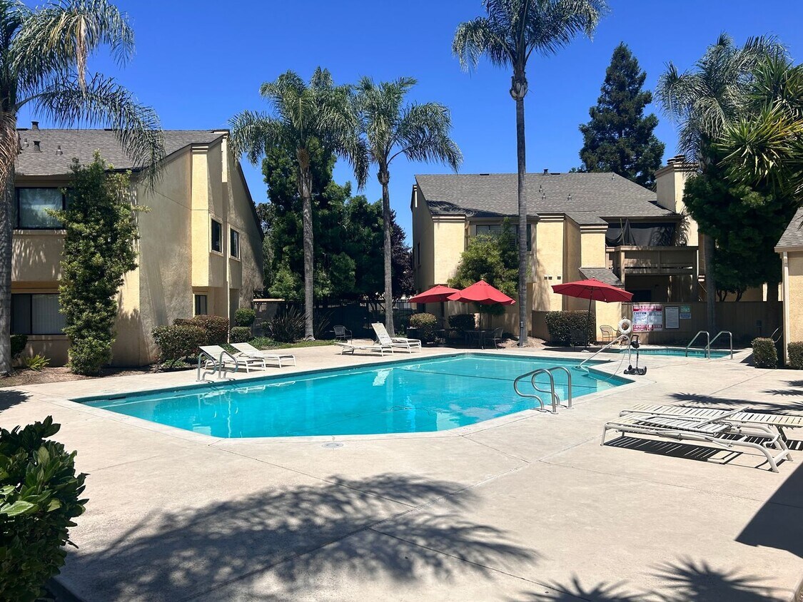 Foto principal - Charming 2 Bedroom, 2 Full Bath Condo Modesto