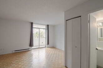 Building Photo - 1595 Rue Rachel E