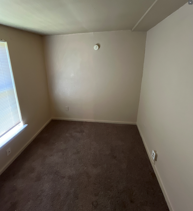 Building Photo - 518 Laredo St