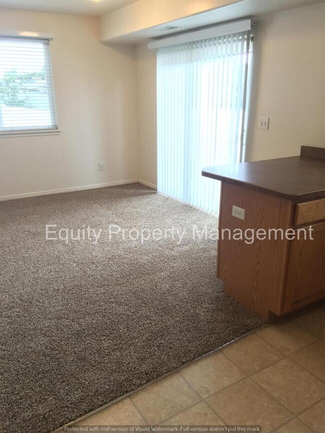 Building Photo - 3 Bedroom home in Midvale