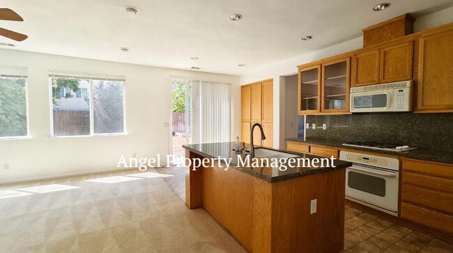Building Photo - 1475 Garold Ln