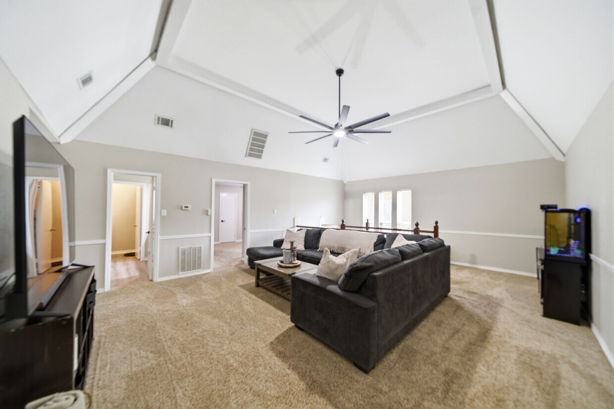 Building Photo - 12935 Belgrave Dr