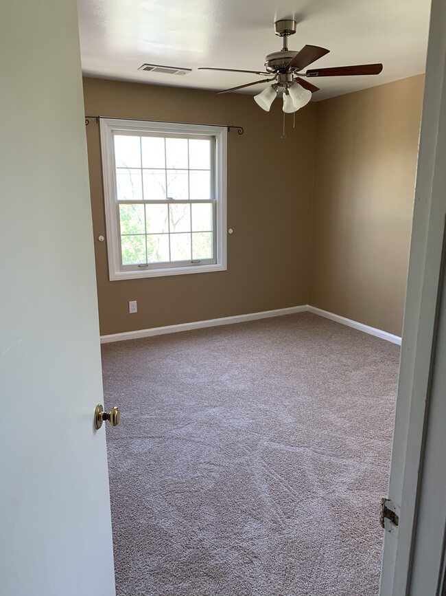 Building Photo - 1100 Chatham Park Dr