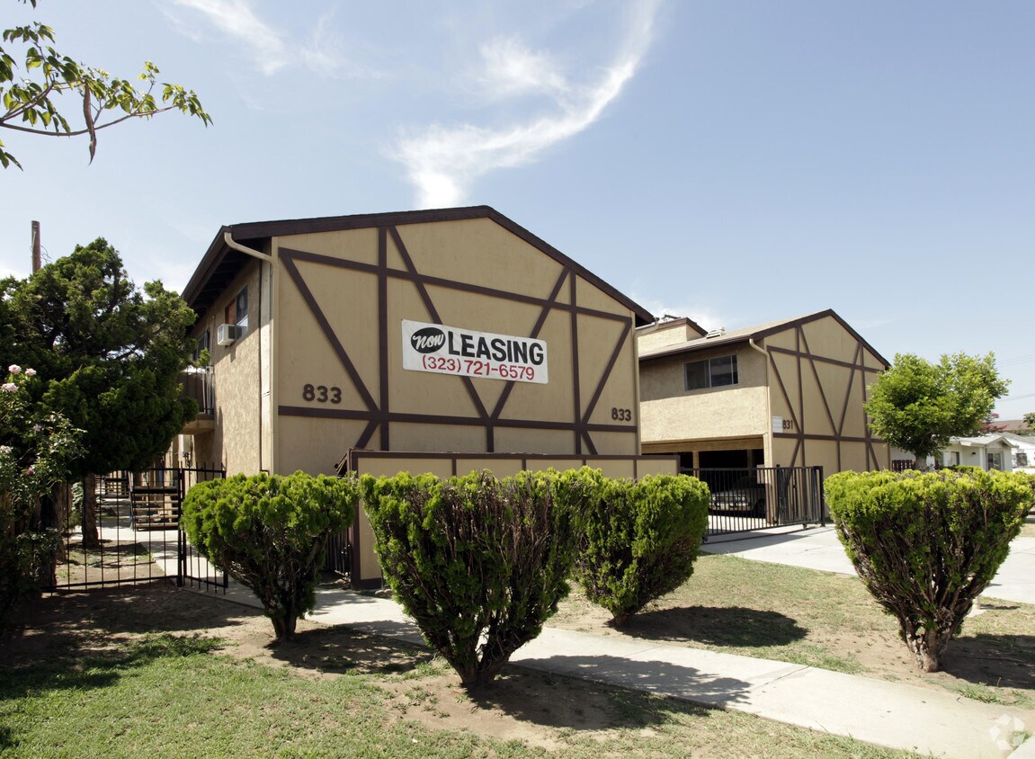 Foto principal - 829-833 S Greenwood Ave